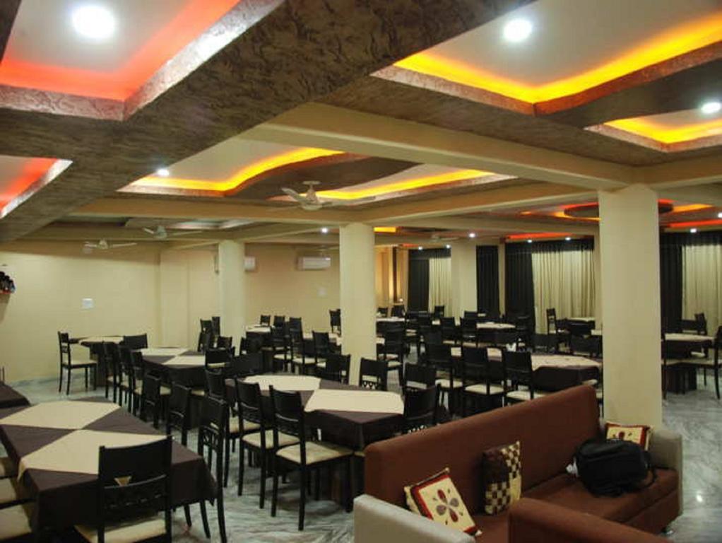 Hotel Kingdom Palace Udaipur Exterior photo
