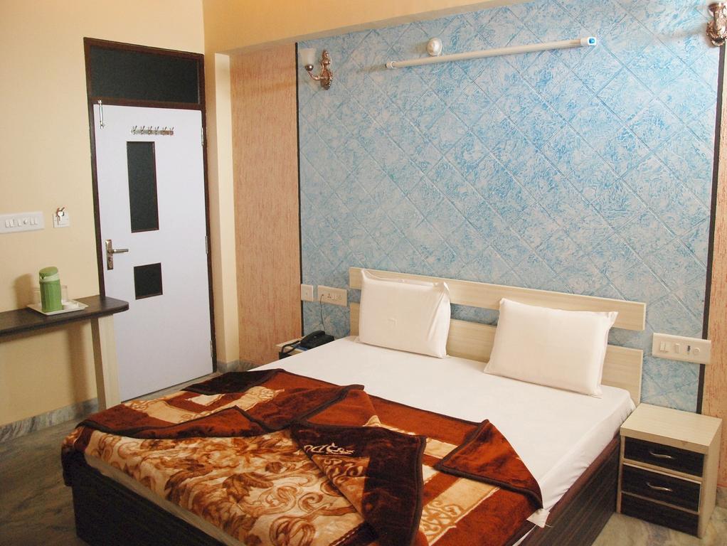 Hotel Kingdom Palace Udaipur Room photo