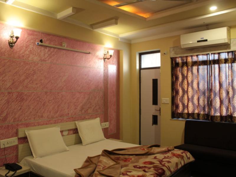 Hotel Kingdom Palace Udaipur Exterior photo